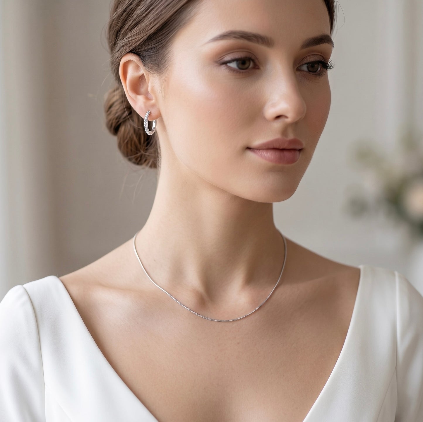 Bridal Glow Set · Pavé Creolen & feine Halskette