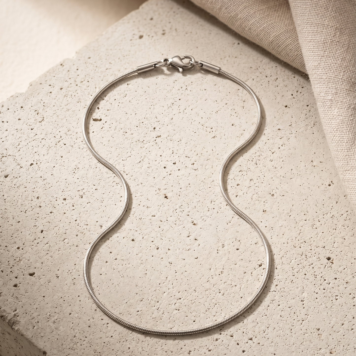 Feine Schlangenknochenkette aus Edelstahl, Silber, Produktbild