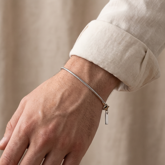 Velmoras Schlangenkette Armband Herren – am Handgelenk getragen, quadratisch