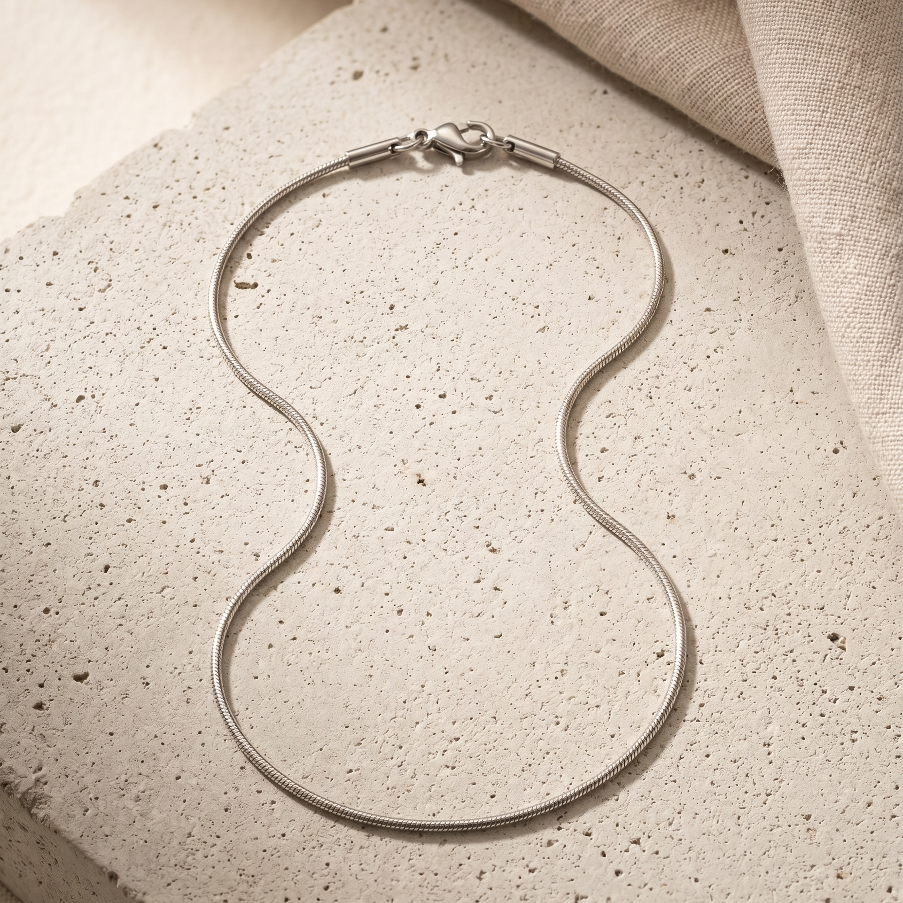 Feine Schlangenknochenkette aus Edelstahl, Silber, Produktbild