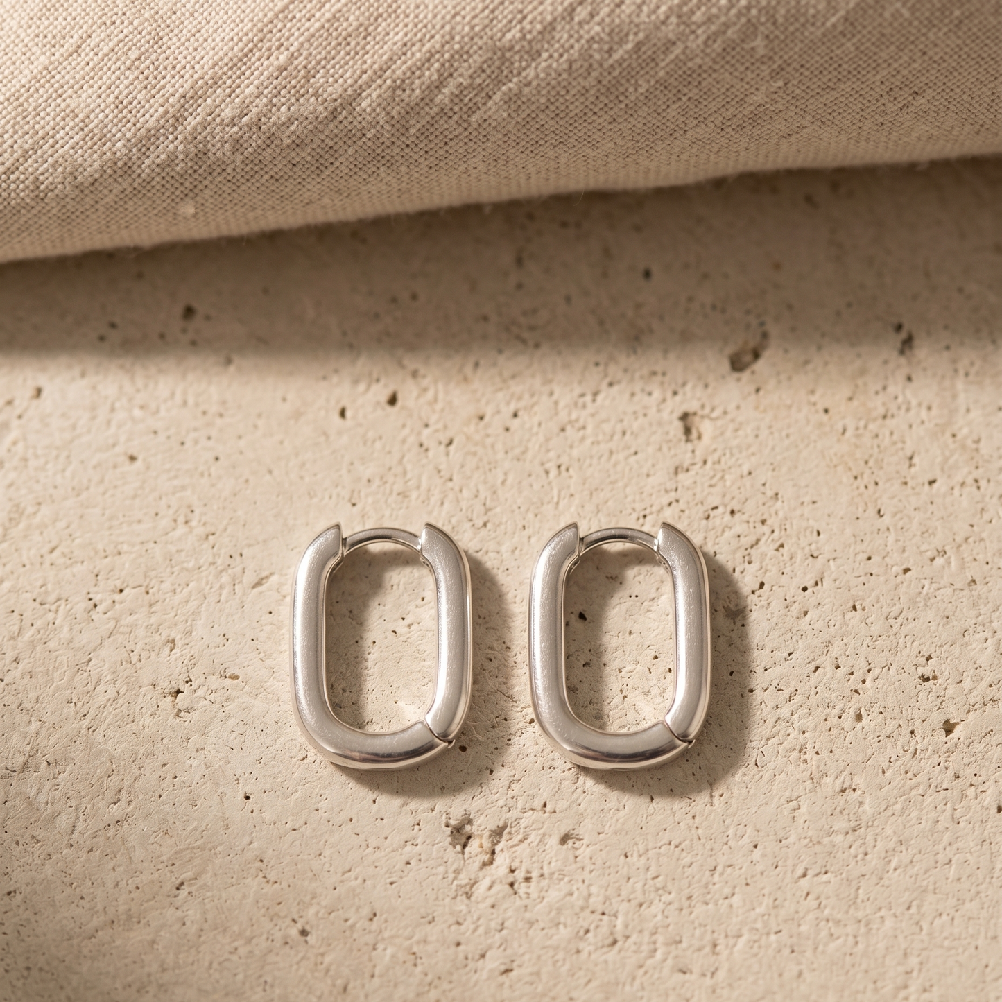 U-Ohrstecker Silber, Produktaufnahme – Velmoras