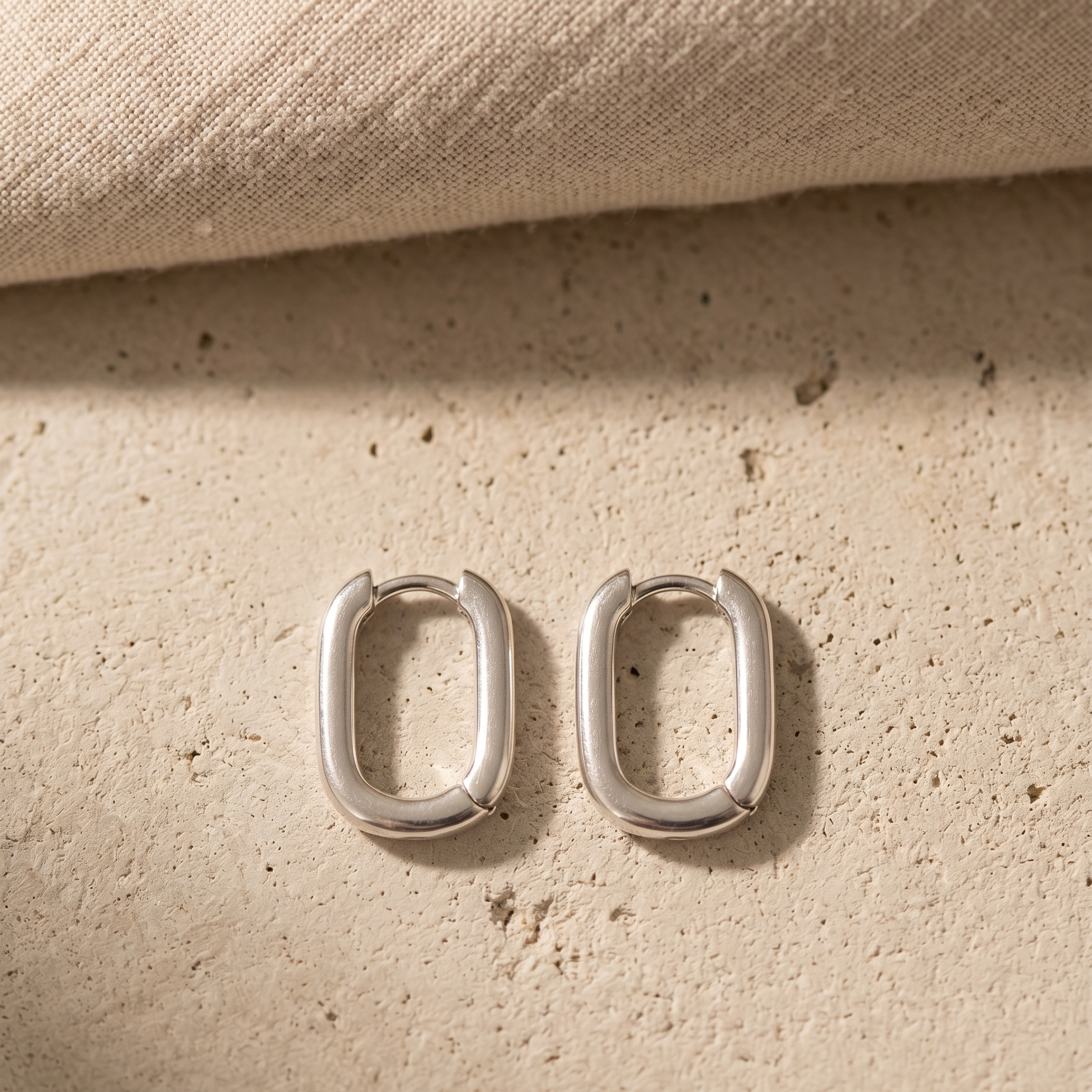 U-Ohrstecker Silber, Produktaufnahme – Velmoras